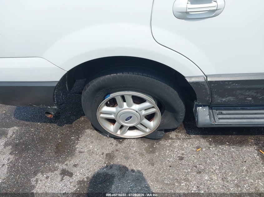 2006 FORD EXPEDITION auction photo 6