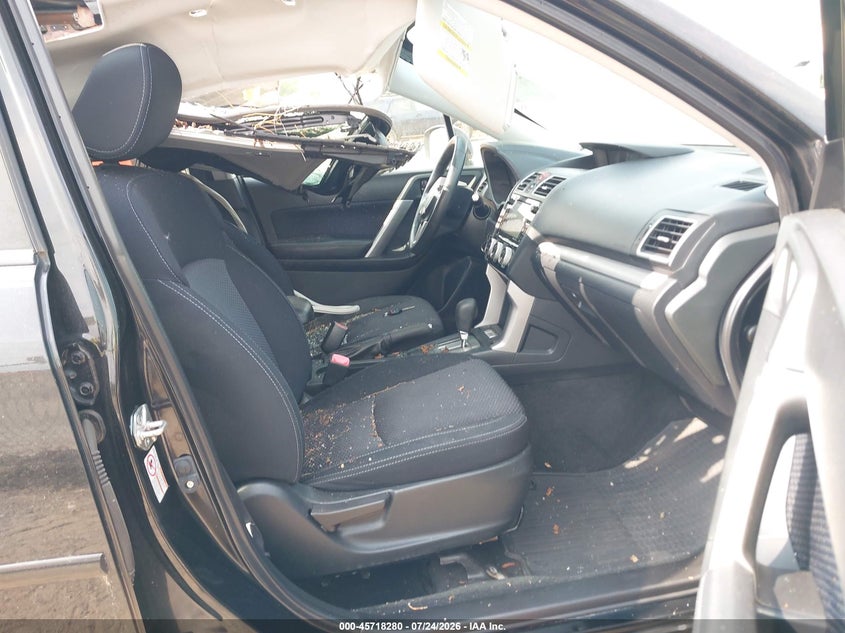 2017 SUBARU FORESTER auction photo 5