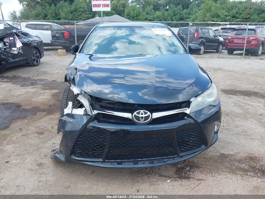 TOYOTA CAMRY - zdjęcie 12