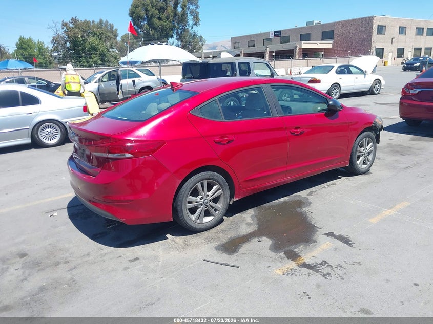 2017 HYUNDAI ELANTRA auction photo 4