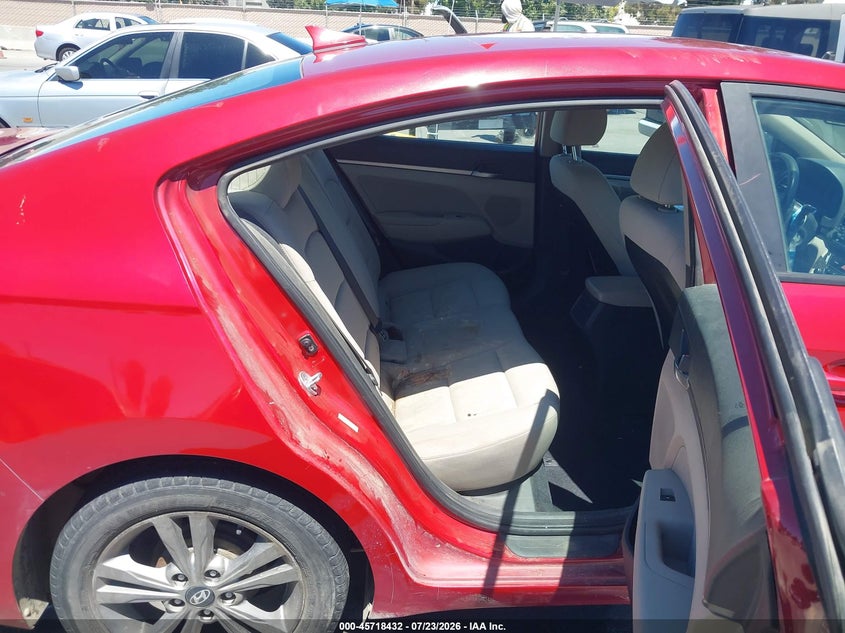 2017 HYUNDAI ELANTRA auction photo 8