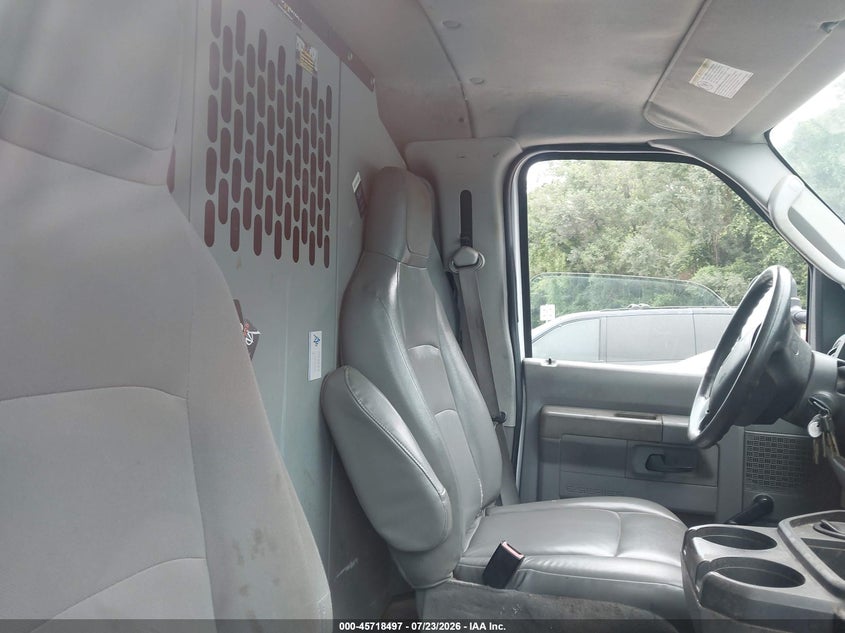 2010 FORD E-350 SUPER DUTY auction photo 5