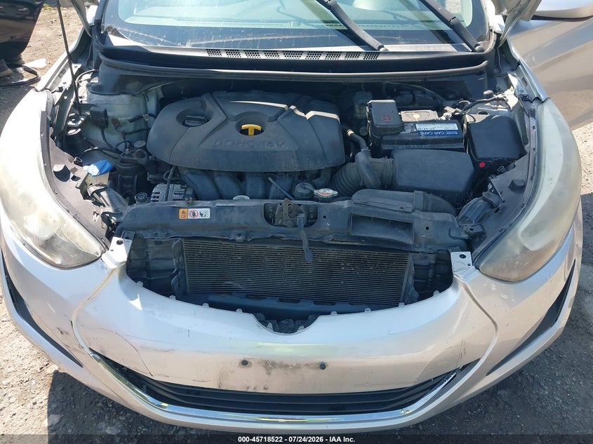 2016 HYUNDAI ELANTRA SE · Фото 10