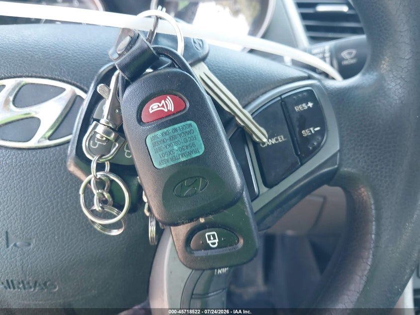 2016 HYUNDAI ELANTRA SE · Фото 11