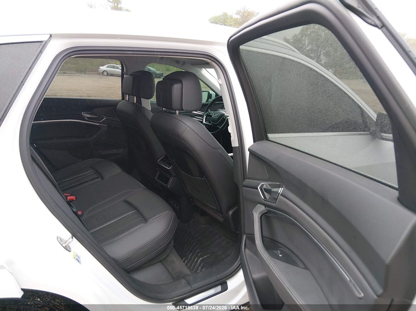 2021 AUDI E-TRON auction photo 8