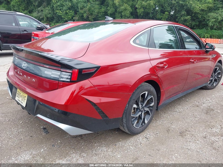2025 HYUNDAI SONATA auction photo 4