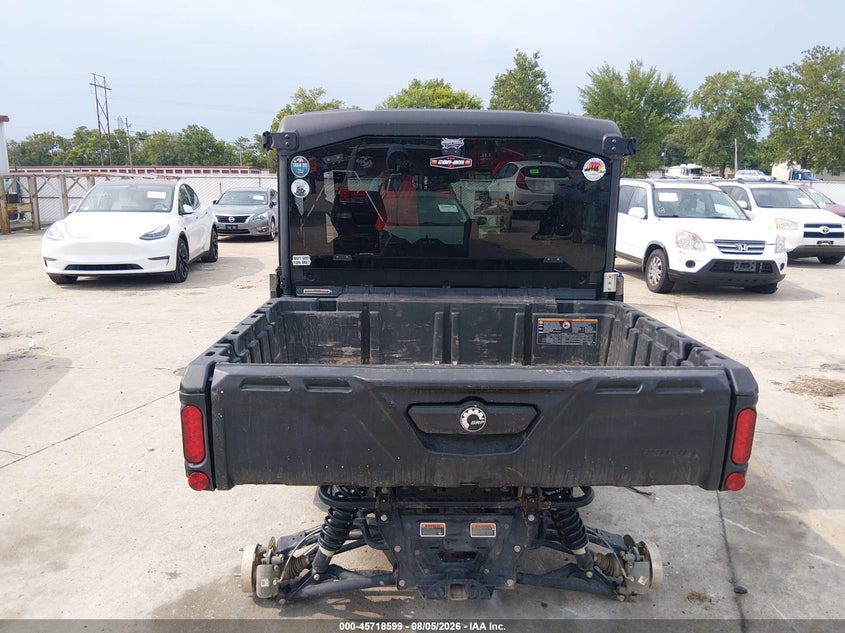 CAN-AM DEFENDER MAX 2025