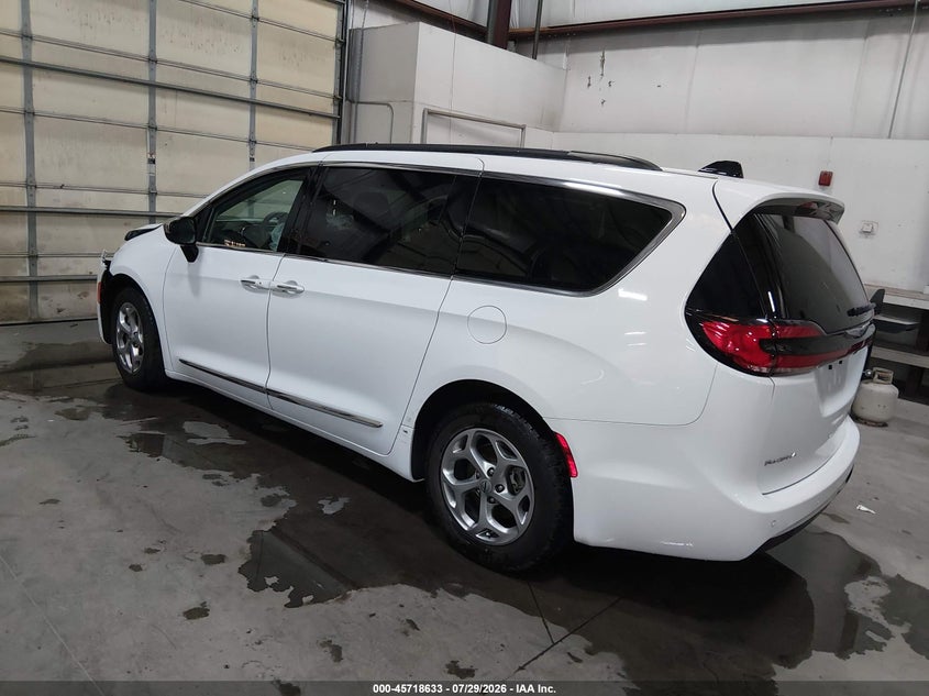 2023 CHRYSLER PACIFICA auction photo 3