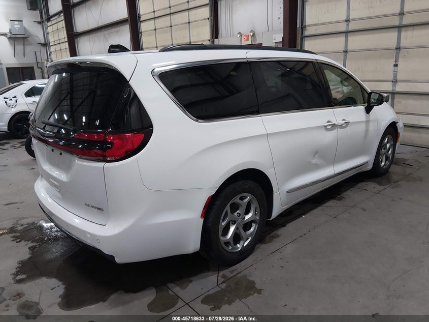 2023 CHRYSLER PACIFICA auction photo 4