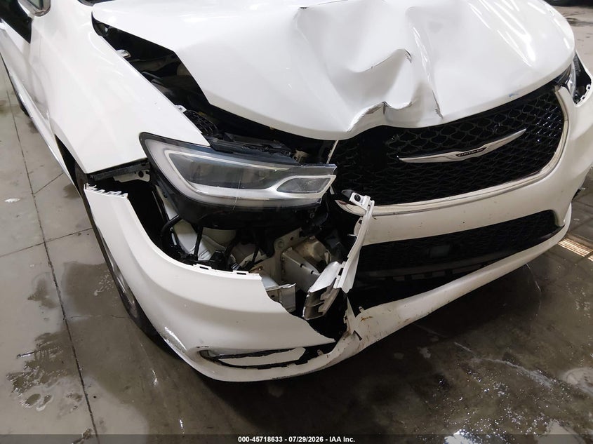 2023 CHRYSLER PACIFICA auction photo 6