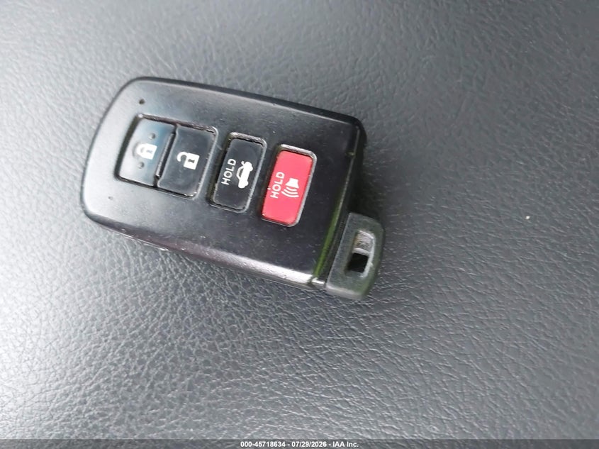 TOYOTA CAMRY - zdjęcie 11