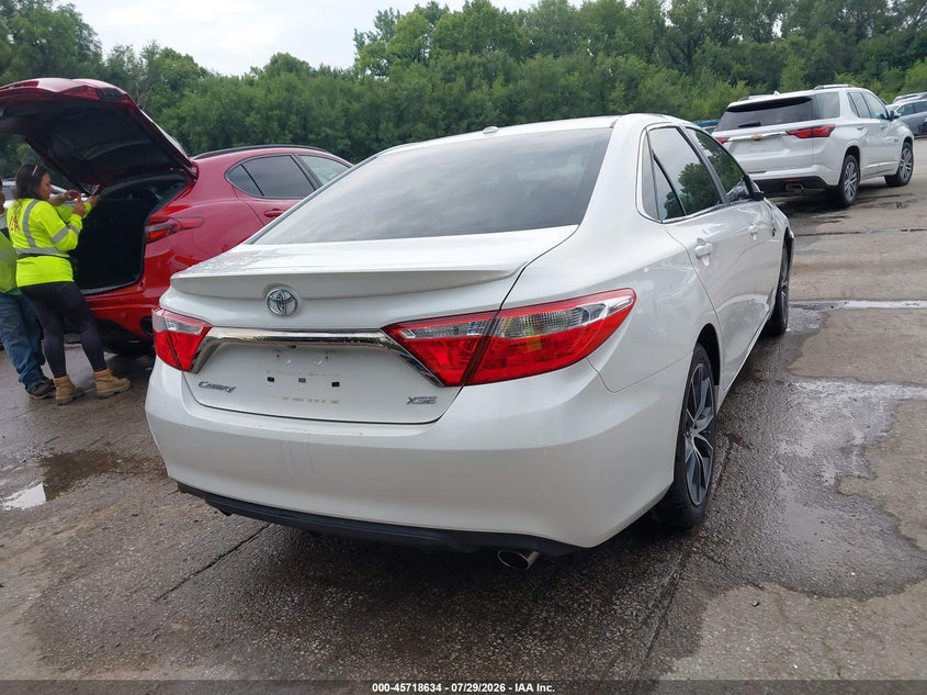 TOYOTA CAMRY - zdjęcie 16