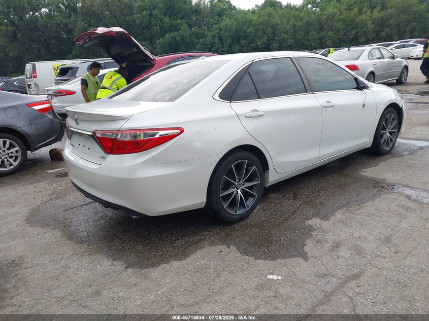 TOYOTA CAMRY - zdjęcie 4