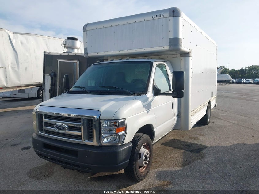 2010 FORD E-450 CUTAWAY auction photo 2