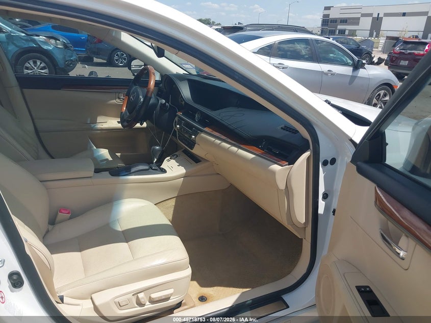 2015 LEXUS ES 300H auction photo 5