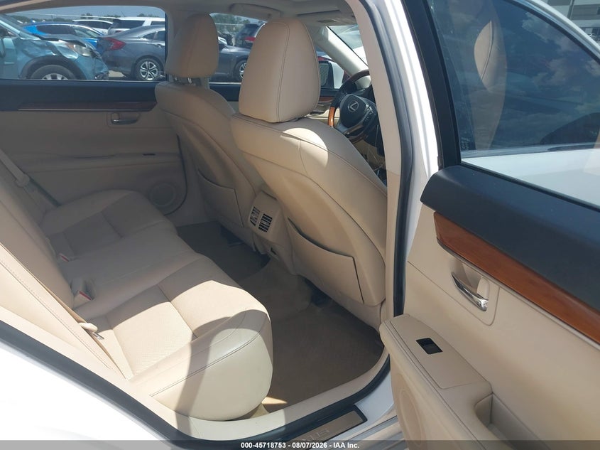 2015 LEXUS ES 300H auction photo 8