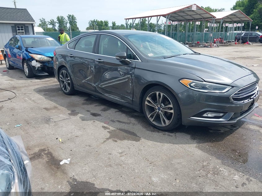 2017 Ford Platinum/titanium
