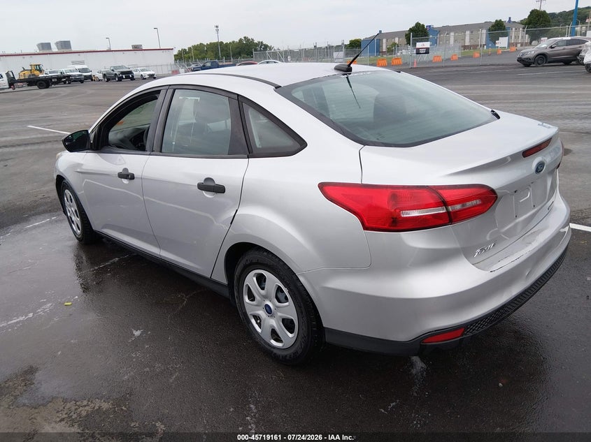 Vin: 1fadp3e22fl264262, lot: 46217844, ford focus s 20153