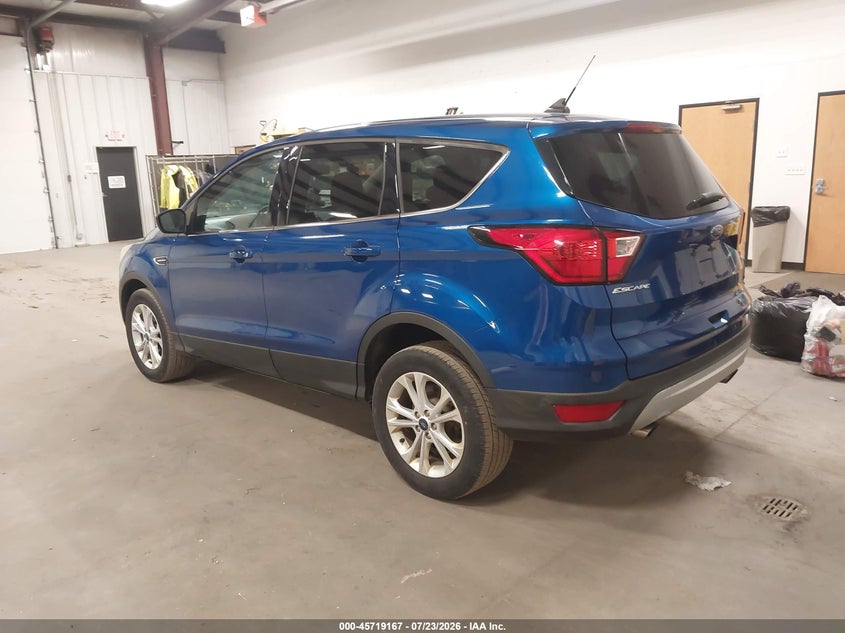 Vin: 1fmcu9gd7kua80869, lot: 46217849, ford escape se 20193