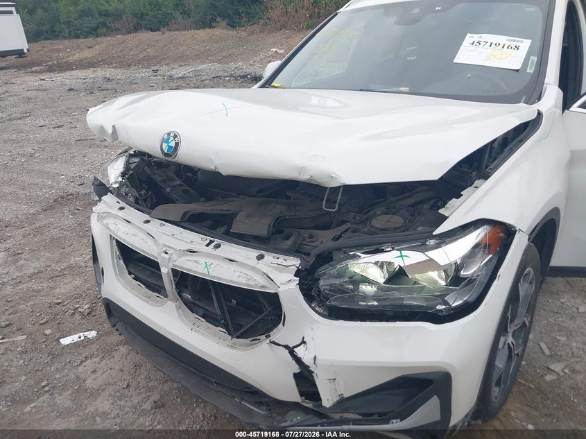 2021 BMW X1 auction photo 6