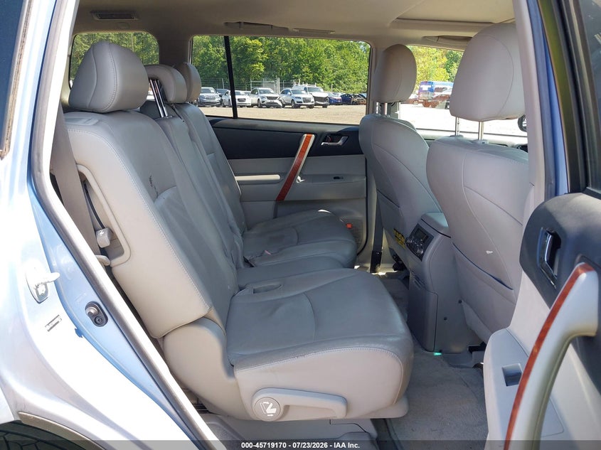 2008 TOYOTA HIGHLANDER auction photo 8