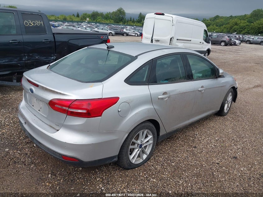 Vin: 1fadp3f2xhl327724, lot: 46217899, ford focus se 20174