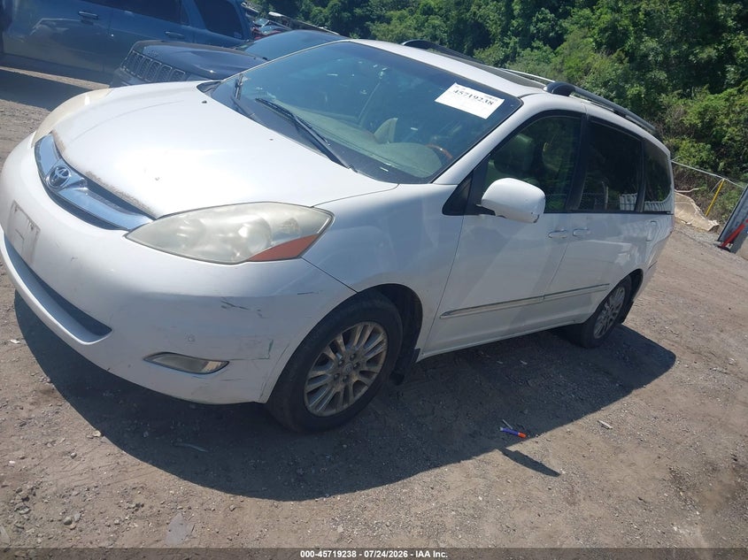 2008 TOYOTA SIENNA auction photo 2