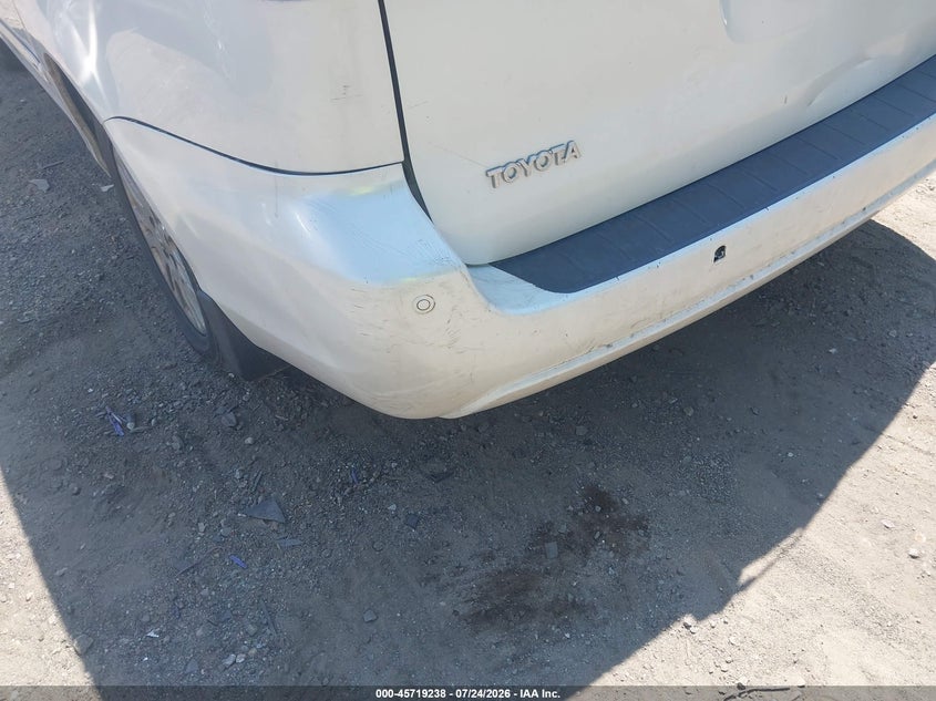 2008 TOYOTA SIENNA auction photo 6