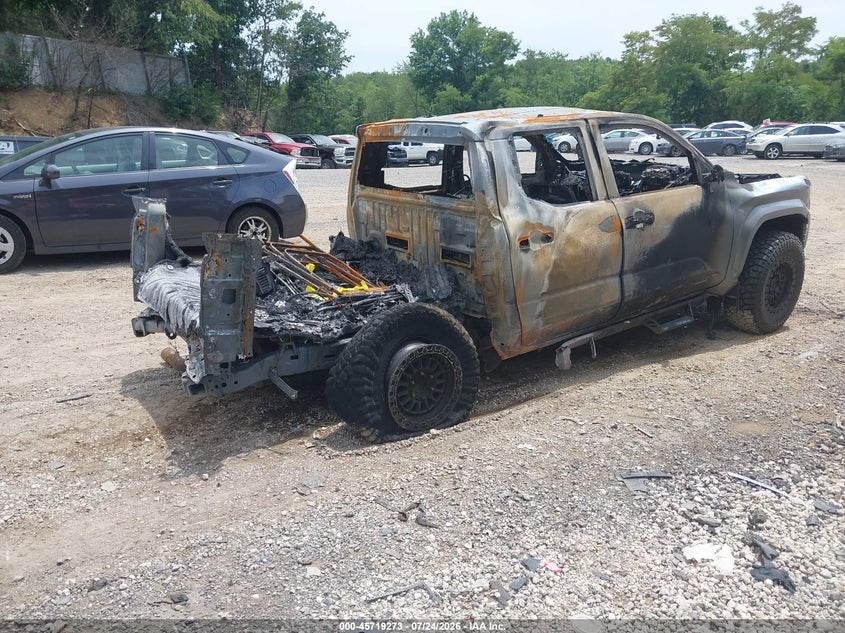 2025 TOYOTA TACOMA auction photo 4