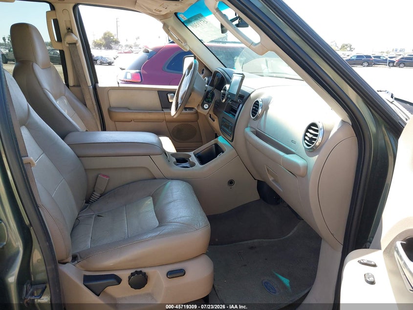 2004 FORD EXPEDITION auction photo 5