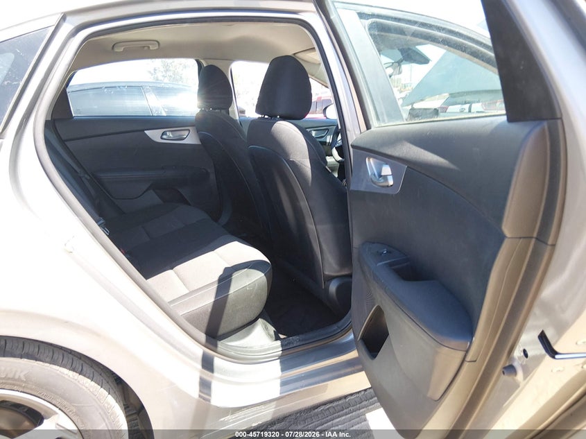2022 KIA FORTE auction photo 8