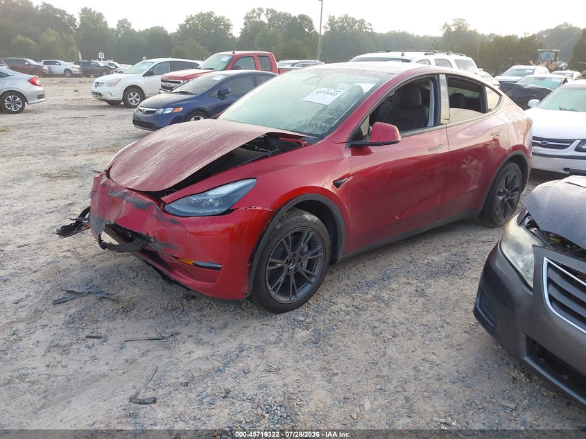 2024 Tesla Model Y, Front End, IAAI, VIN 7SAYGDED2RF110387 — photo 2