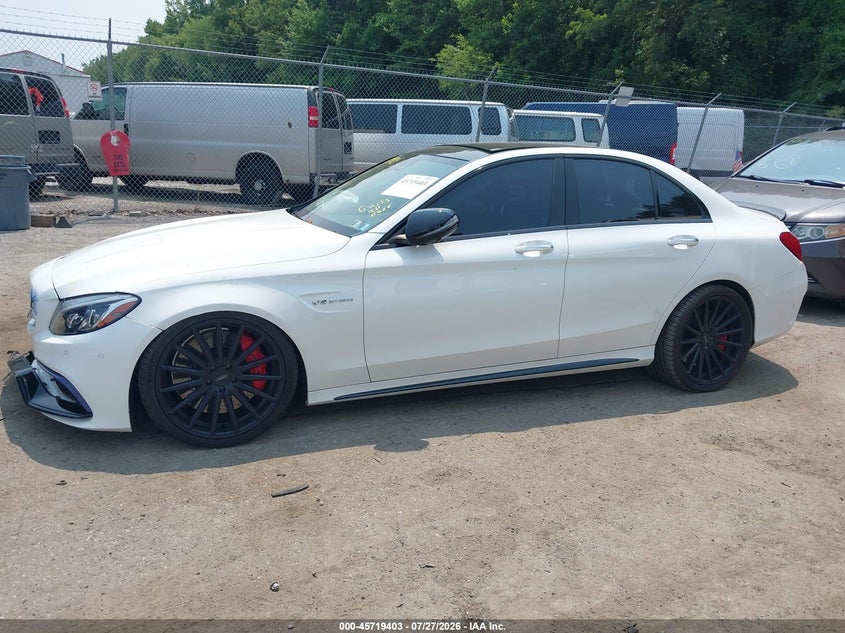 MERCEDES-BENZ AMG C 63 - zdjęcie 14