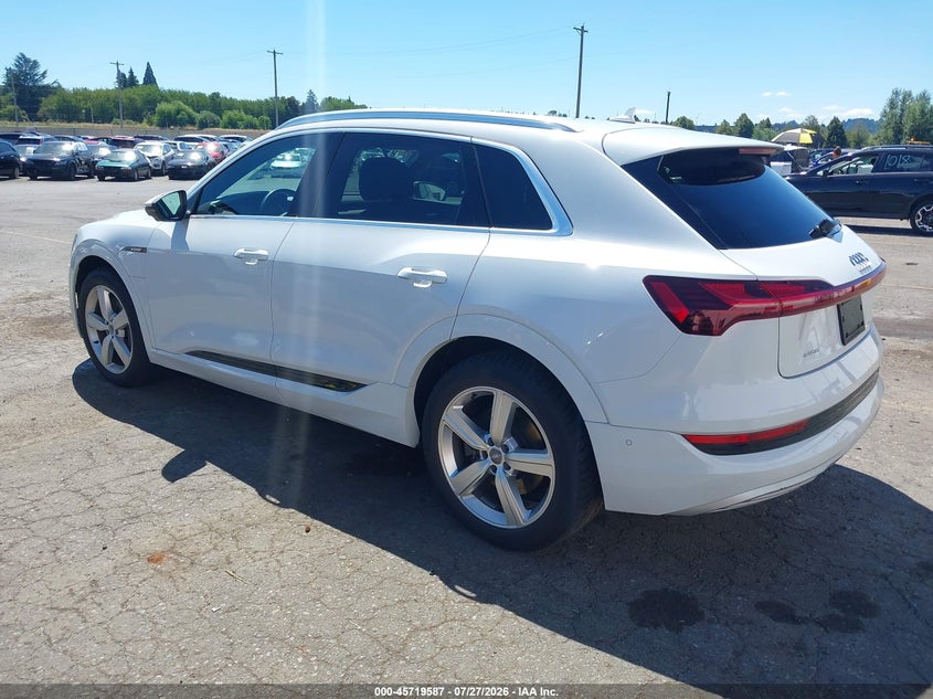 Vin: wa1laage6kb022765, lot: 46218269, audi e-tron premium plus 20193