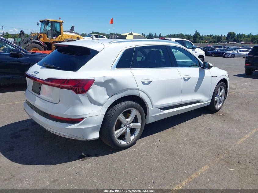 Vin: wa1laage6kb022765, lot: 46218269, audi e-tron premium plus 20194