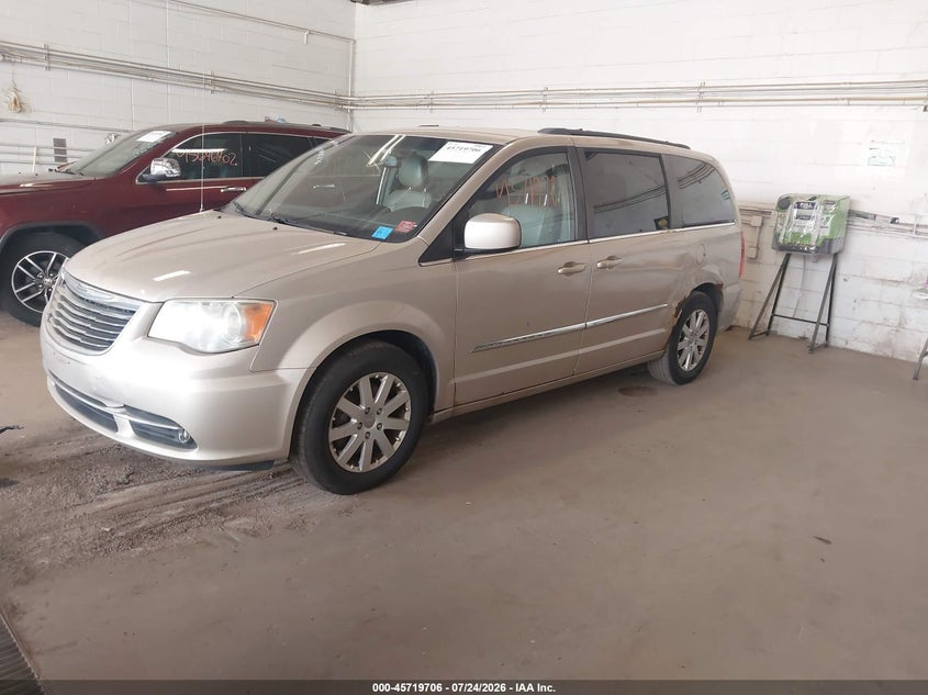 Vin: 2c4rc1bg2dr604661, lot: 46218388, chrysler town & country touring 20132