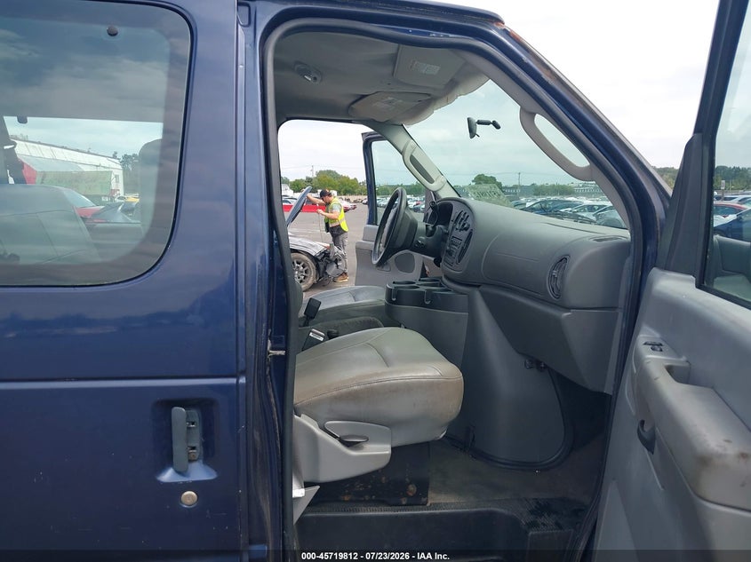 2006 FORD E-350 SUPER DUTY auction photo 5