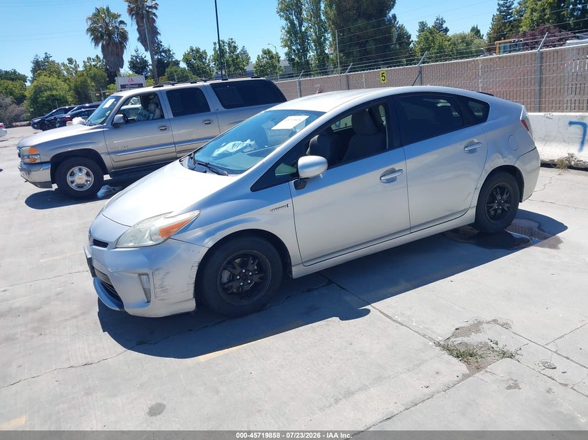 2014 TOYOTA PRIUS auction photo 2