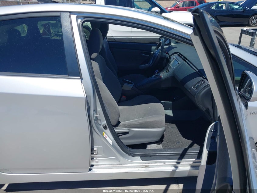 2014 TOYOTA PRIUS auction photo 5