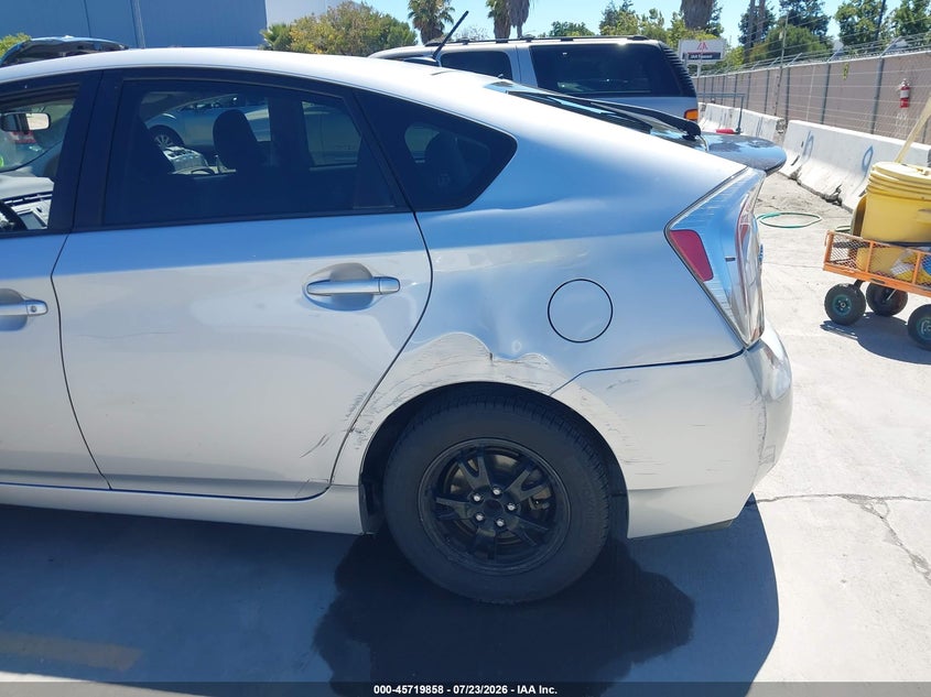 2014 TOYOTA PRIUS auction photo 6