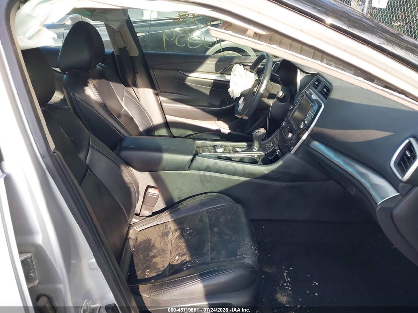 2019 NISSAN MAXIMA auction photo 5