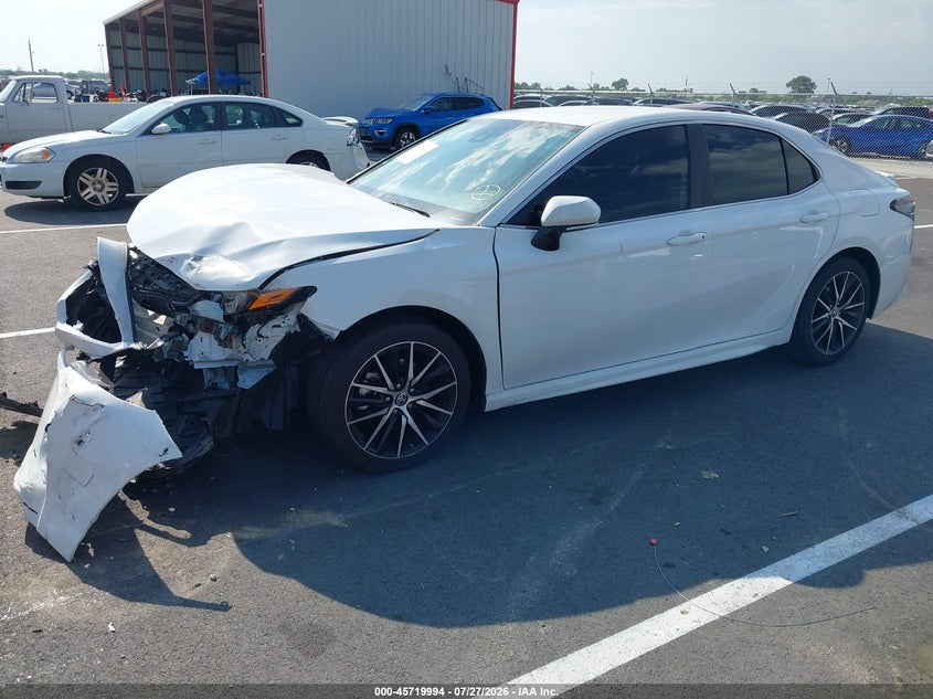 Vin: 4t1g11ak2pu821858, lot: 46218676, toyota camry se 20232