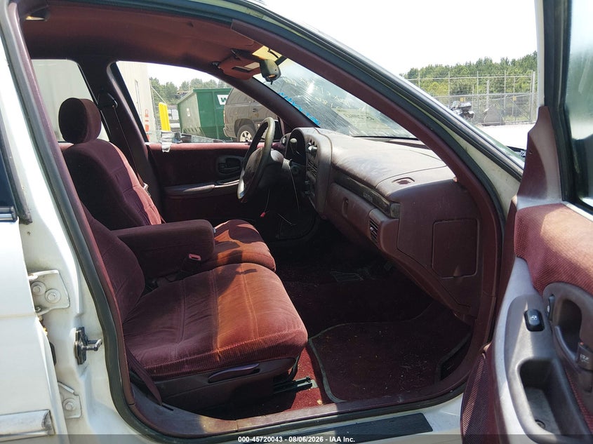 1995 CHEVROLET LUMINA auction photo 5