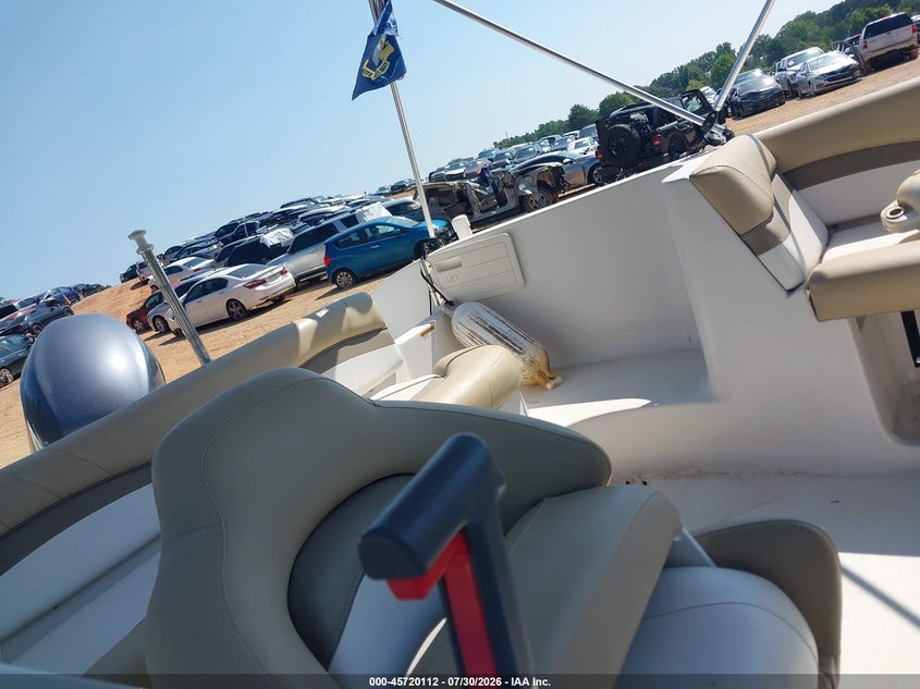 2015 STARCRAFT 19' auction photo 8