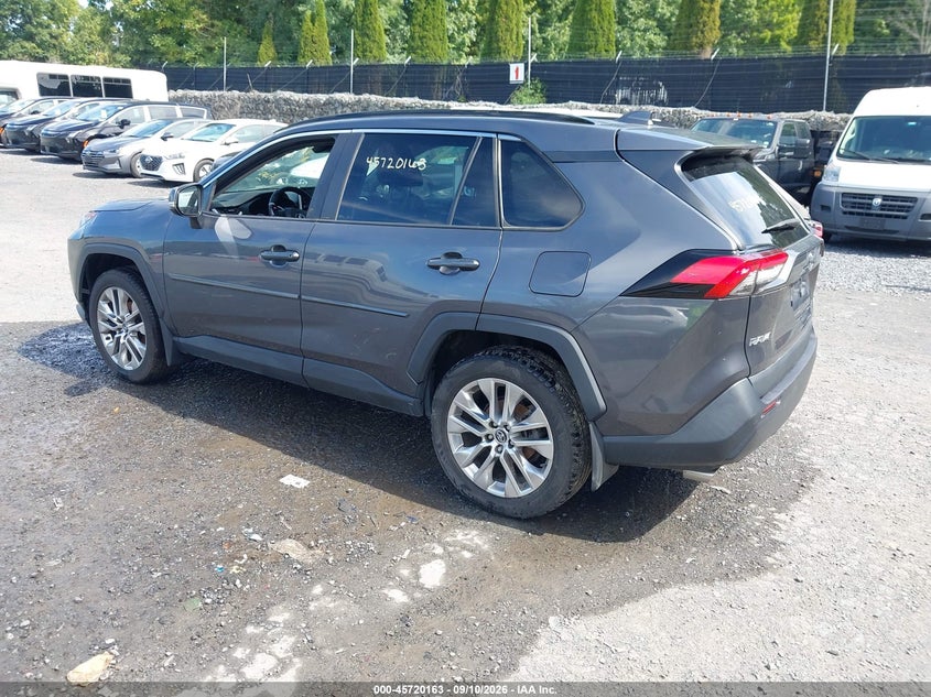 2020 TOYOTA RAV4 auction photo 3