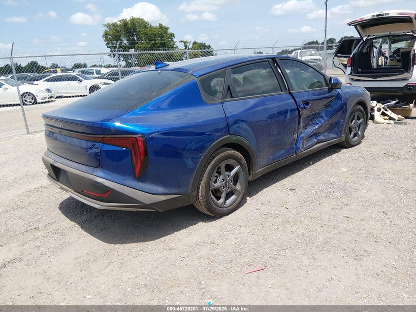 Vin: 3kpft4de5se088102, lot: 46218883, kia k4 lxs 20254