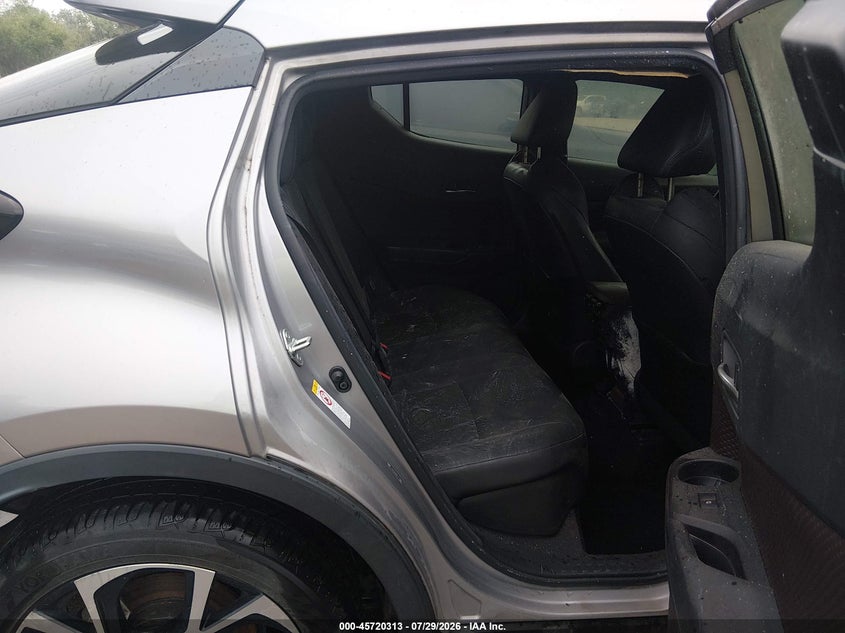 2019 TOYOTA C-HR auction photo 8