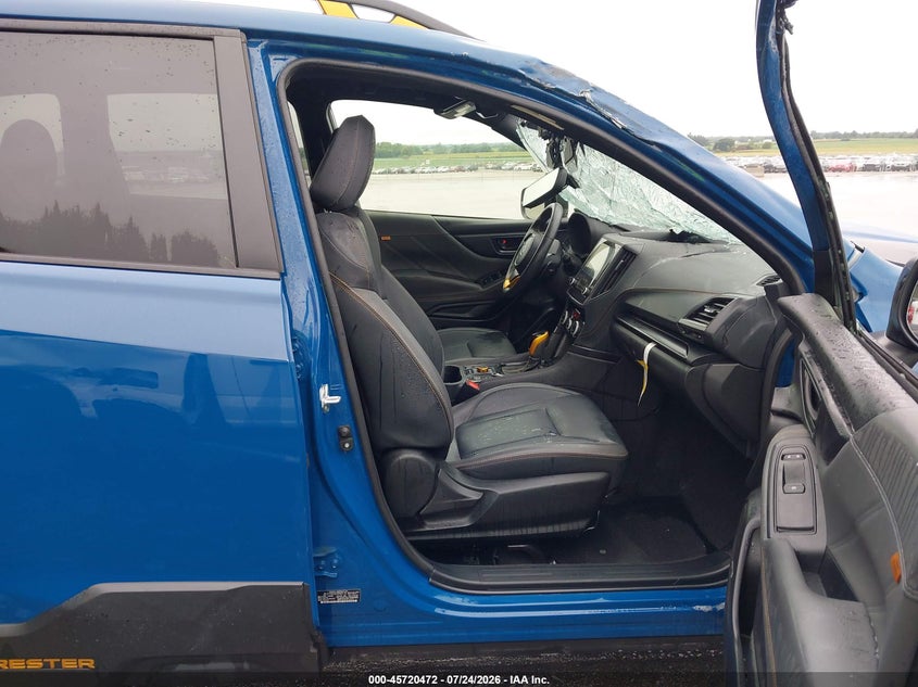 2025 SUBARU FORESTER auction photo 5
