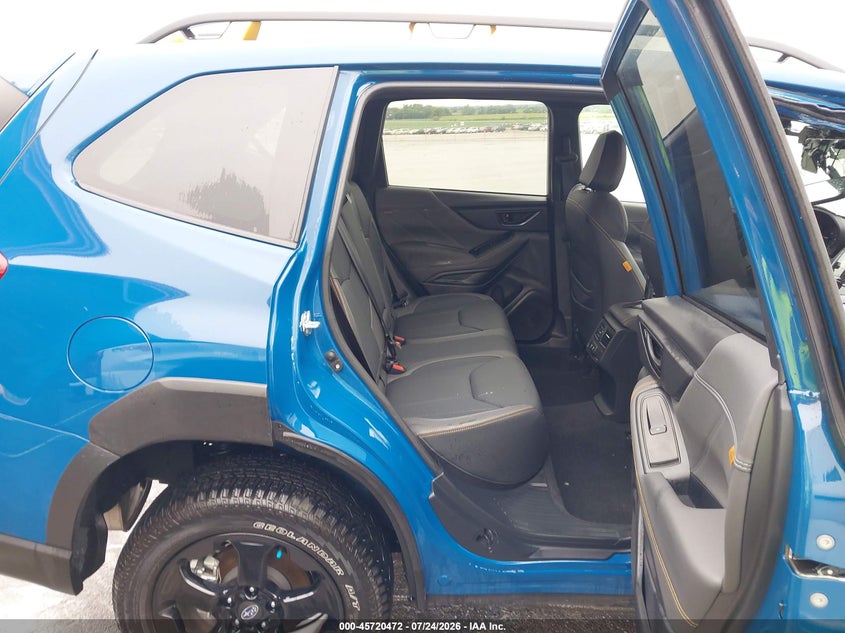 2025 SUBARU FORESTER auction photo 8