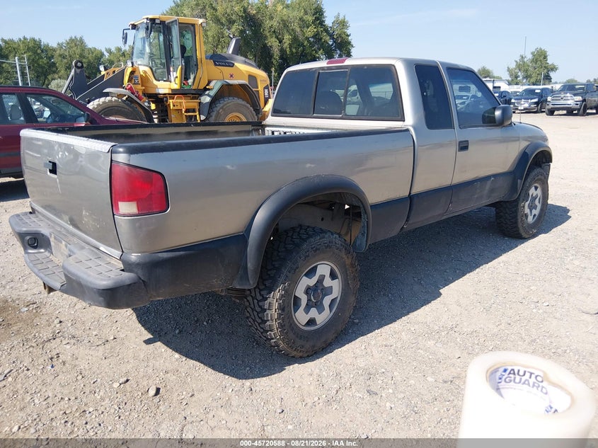 2001 CHEVROLET S-10 auction photo 4